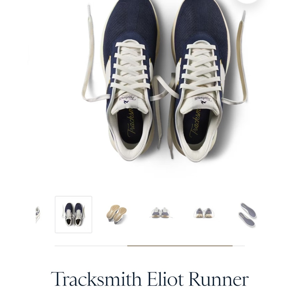 Tracksmith Eliot Runner - Navy and White